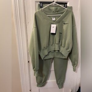 Nike Jogger Sweatsuit Set Size Medium